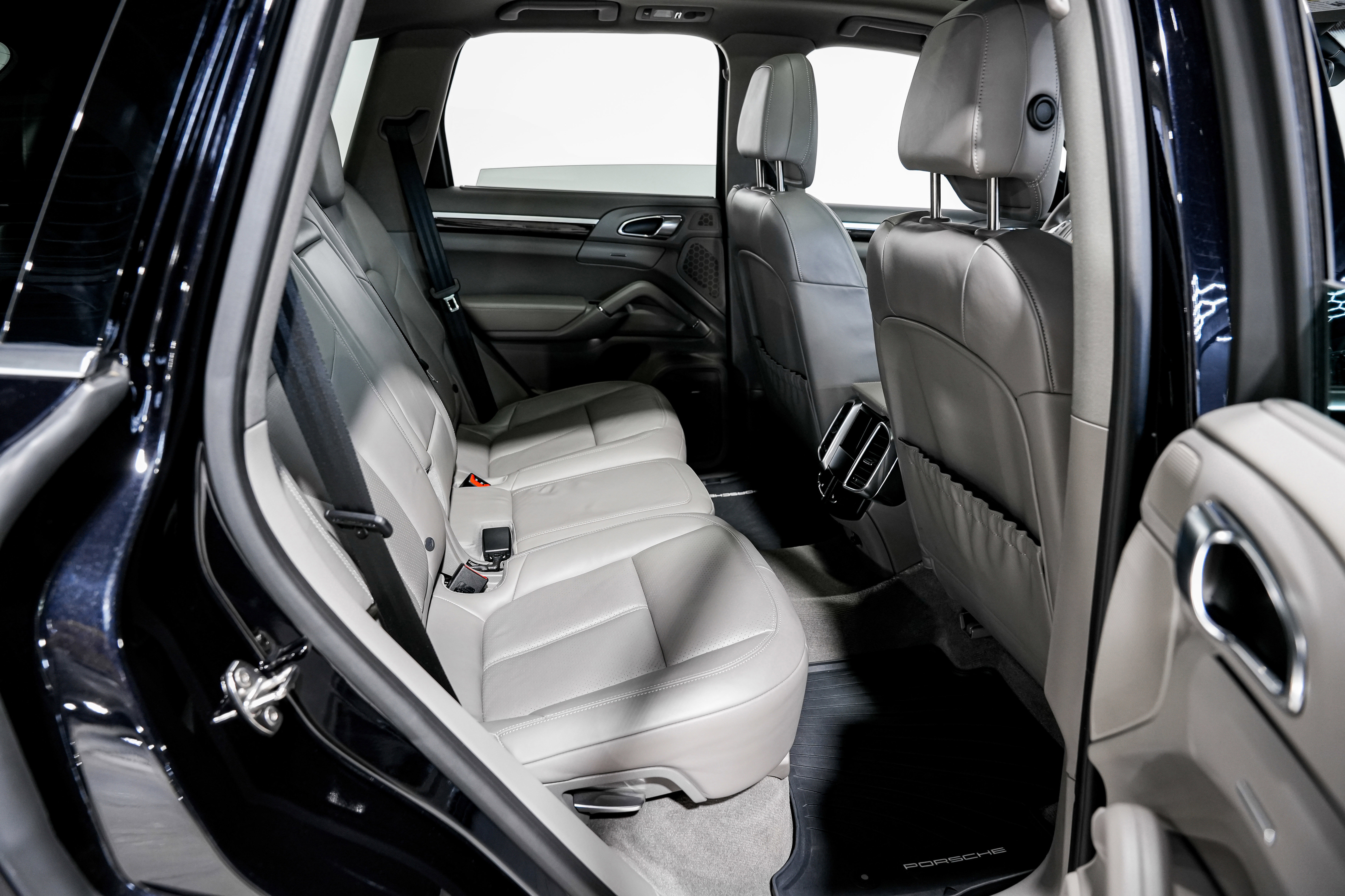 Used 2013 Porsche Cayenne Diesel image 30