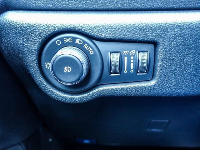New 2026 Chrysler Pacifica Select w/ S Appearance Package FWD image 15