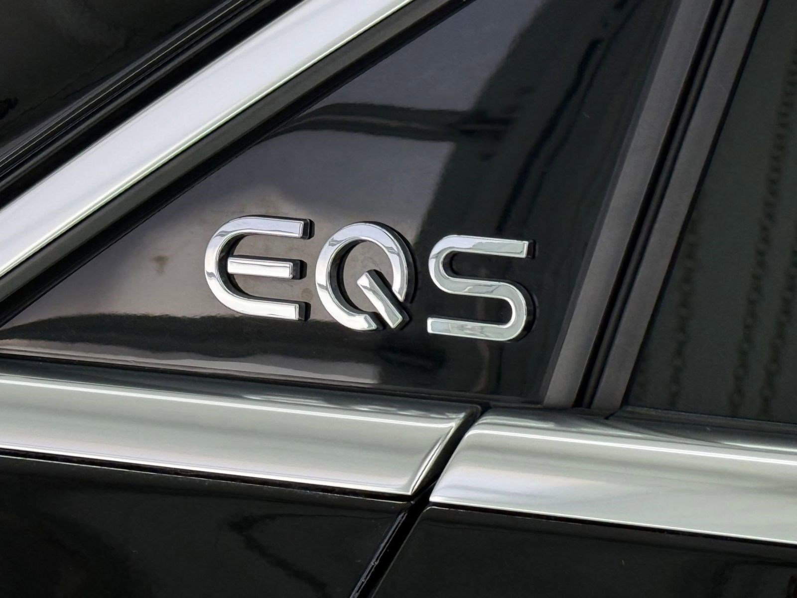 Used 2023 Mercedes-Benz EQS 450+ 4MATIC SUV image 32