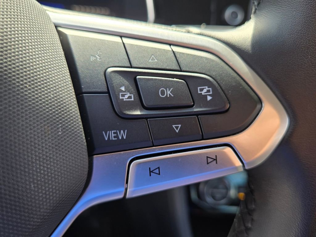 Used 2023 Volkswagen Jetta SE image 24