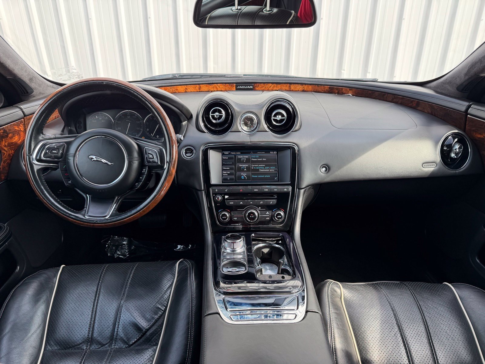 Used 2015 Jaguar XJ L Portfolio RWD image 13