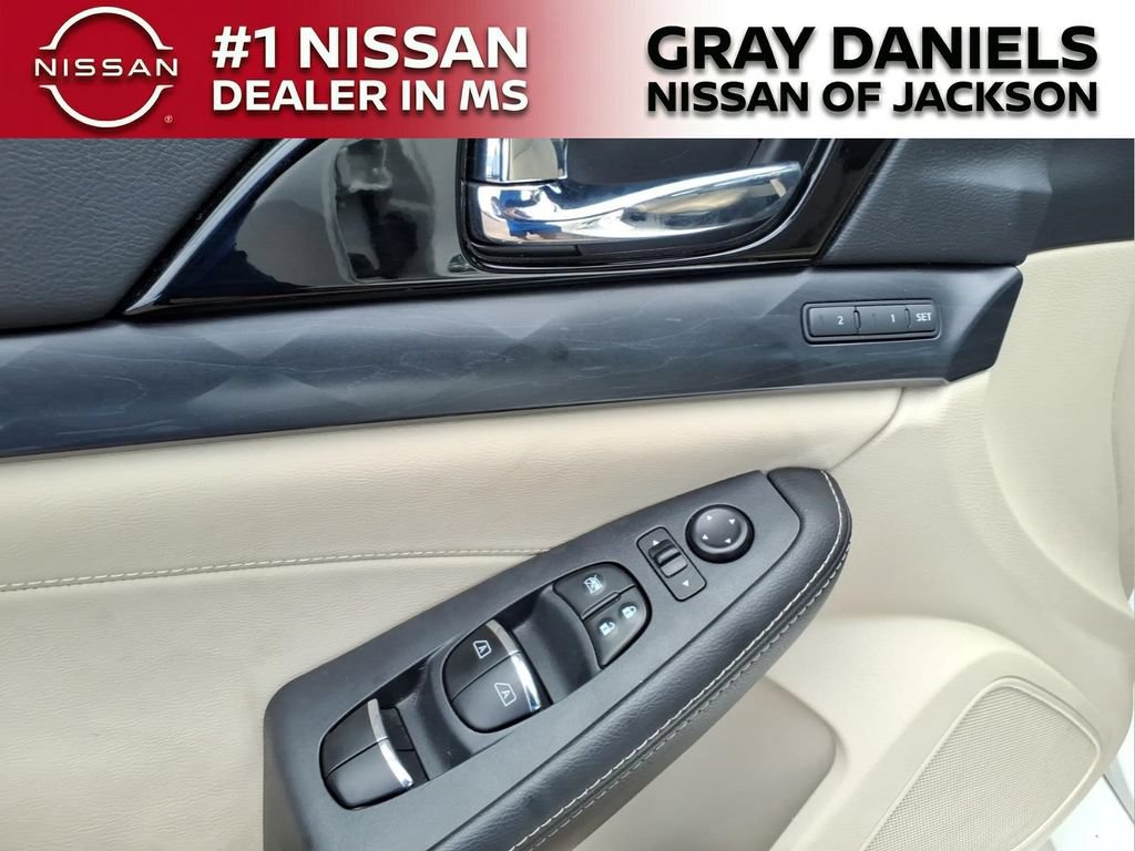 Used 2023 Nissan Maxima Platinum w/ Sport Mat Group FWD image 10