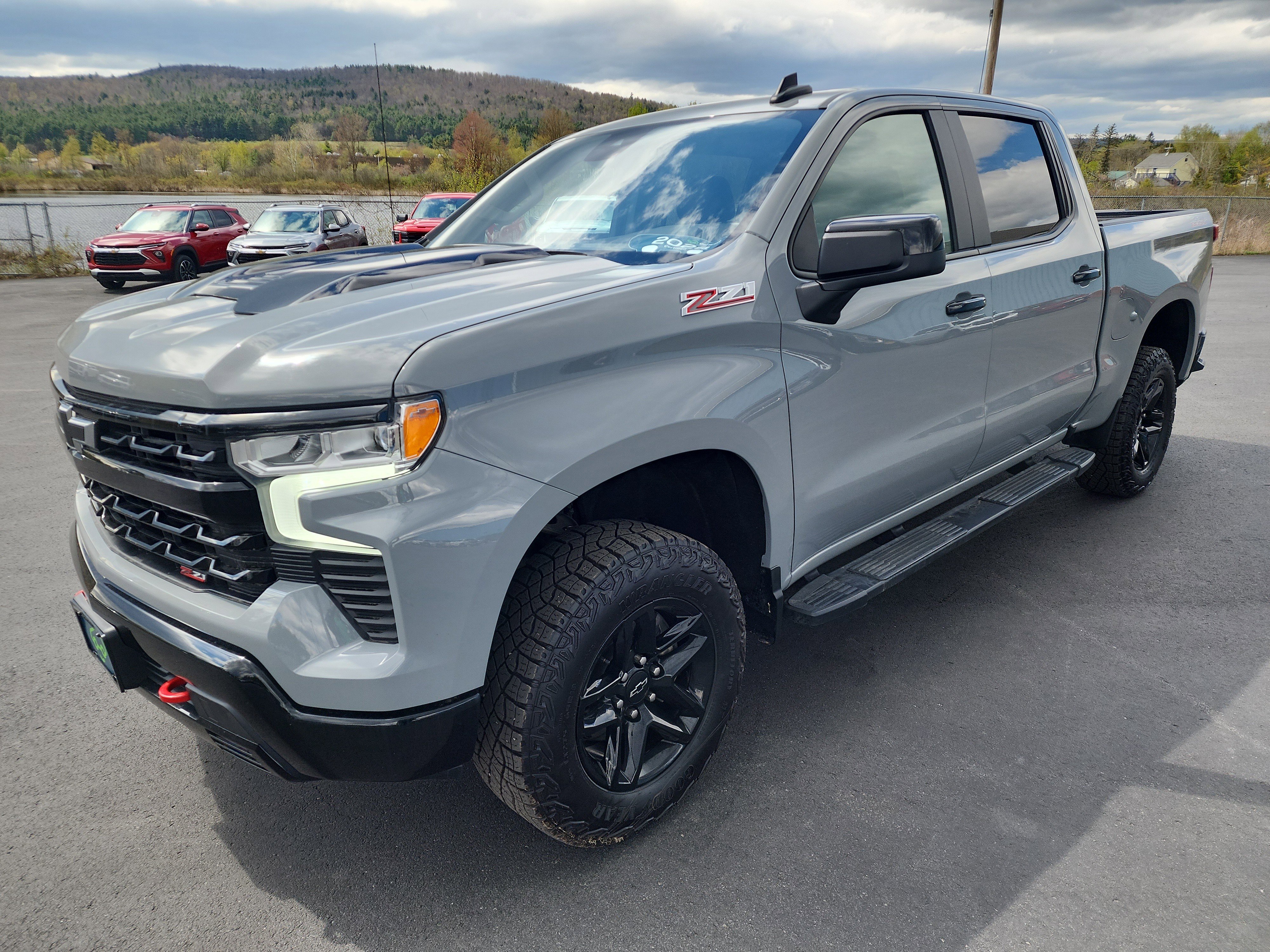 Used 2024 Chevrolet Silverado 1500 LT Trail Boss AWD/4WD image 4