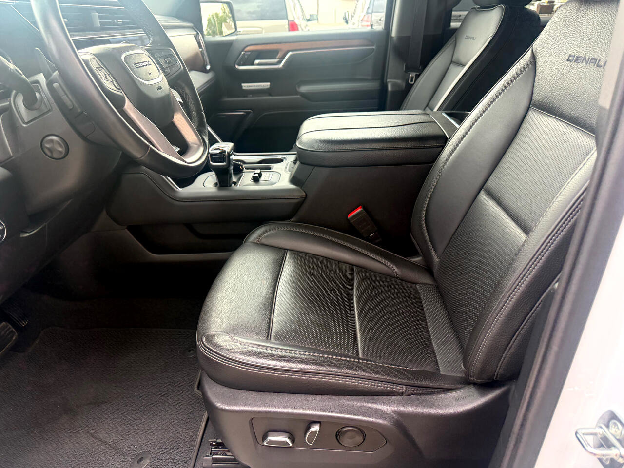 Used 2023 GMC Sierra 1500 Denali w/ Denali Reserve Package image 11