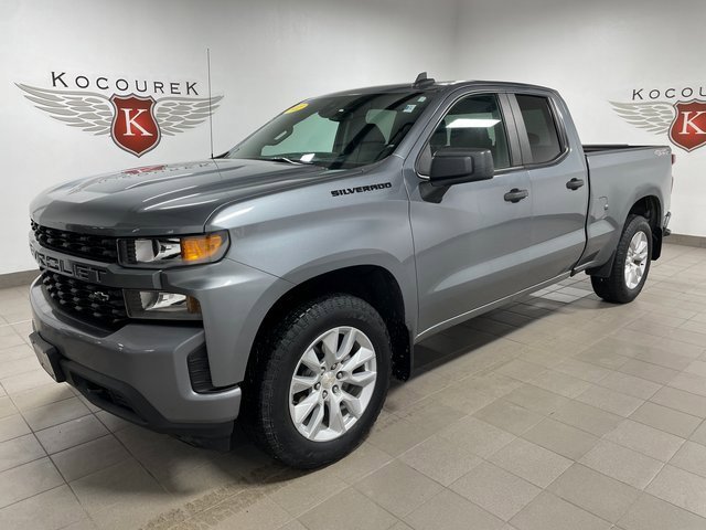 Used 2022 Chevrolet Silverado 1500 Custom w/ LPO, Dark Essentials Package image 3