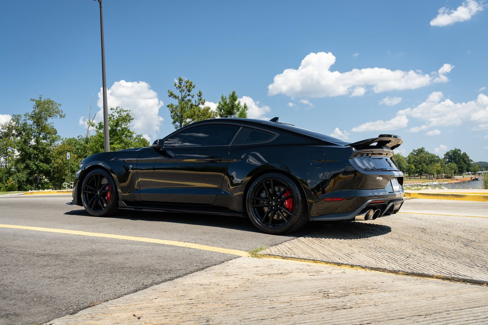 Used 2021 Ford Mustang Shelby GT500 w/ Technology Package RWD image 30