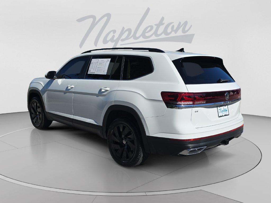 Used 2024 Volkswagen Atlas SE FWD image 3