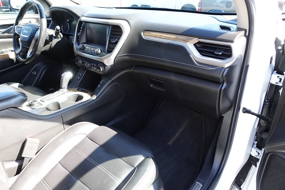 Used 2019 GMC Acadia Denali w/ Technology Package FWD image 37