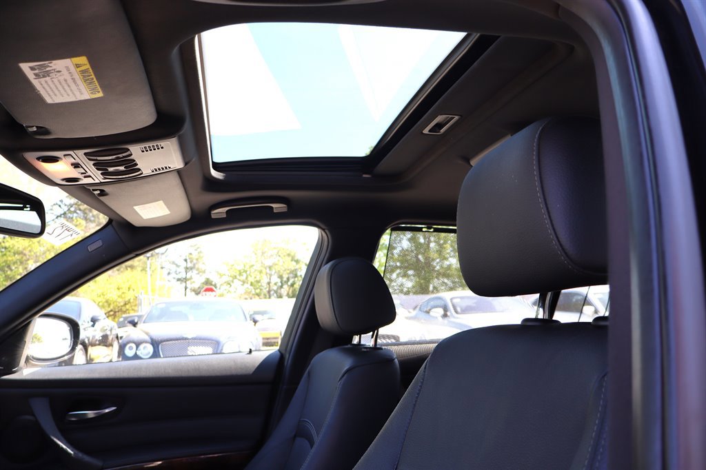 Used 2011 BMW 335i Sedan RWD image 20