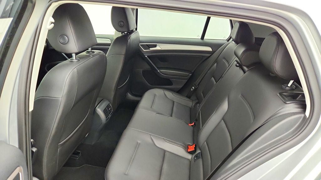 Used 2015 Volkswagen e-Golf SEL Premium FWD image 18