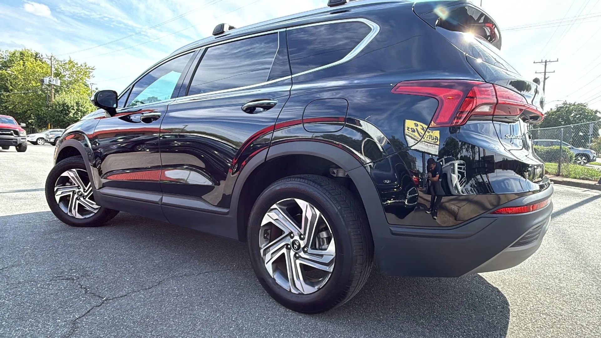 Used 2023 Hyundai Santa Fe SEL image 4