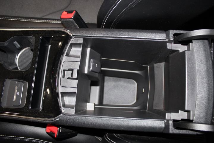 Used 2020 Ford Edge ST w/ Cold Weather Package image 16