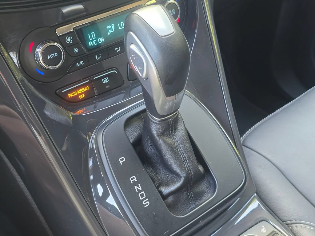 Used 2015 Ford Escape Titanium w/ Equipment Group 301A AWD/4WD image 41