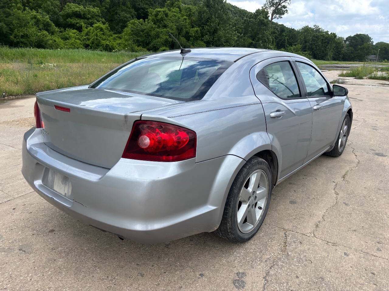 Used 2013 Dodge Avenger SE FWD image 5