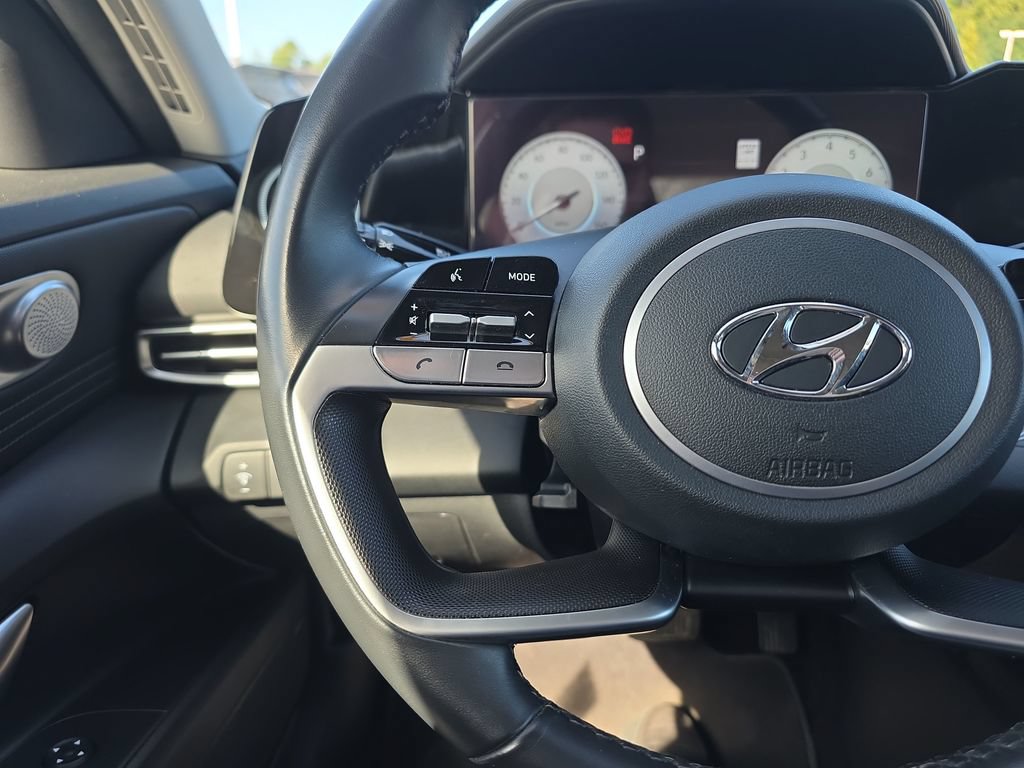 Used 2023 Hyundai Elantra Limited FWD image 27