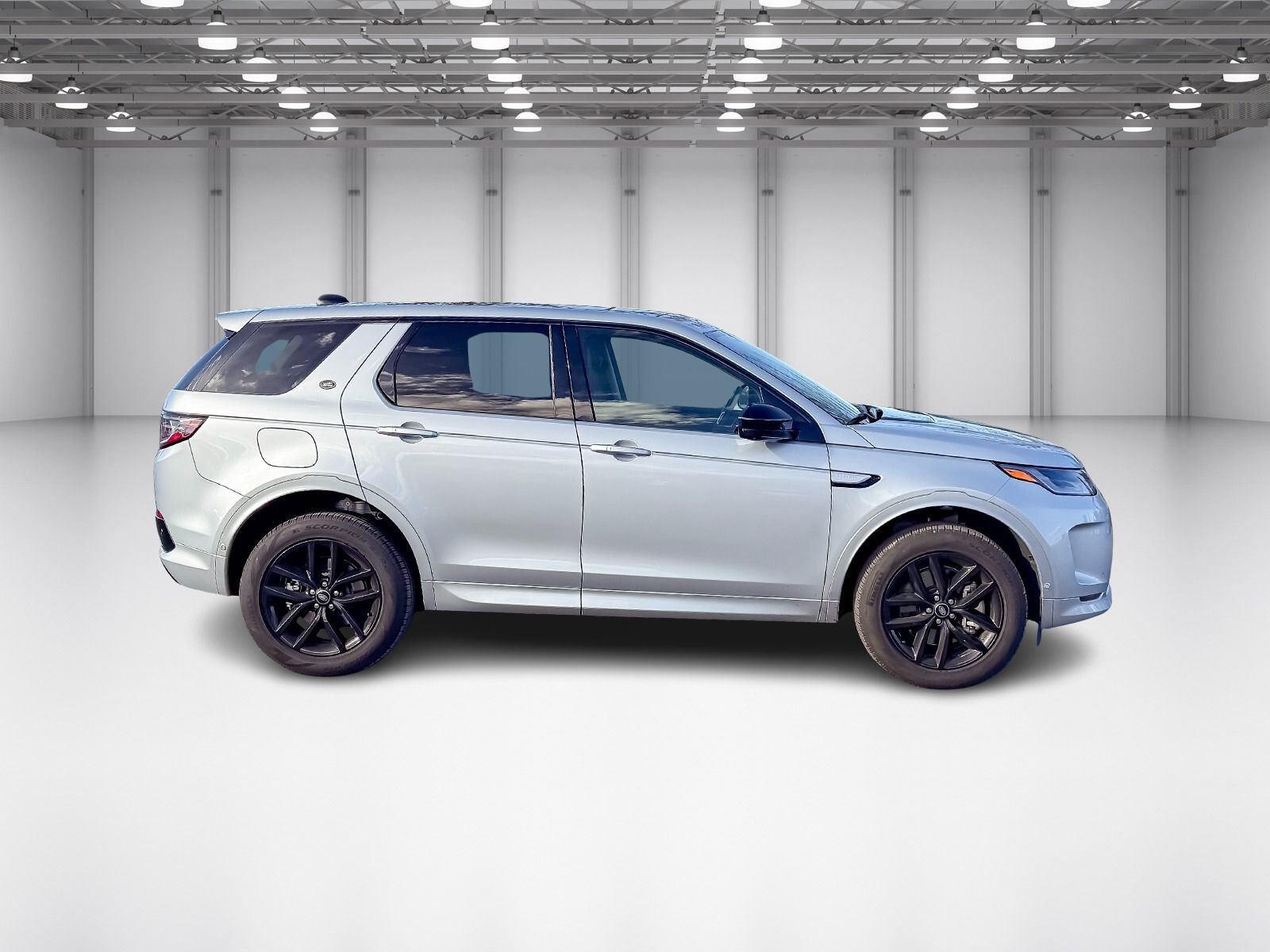 Used 2025 Land Rover Discovery Sport S image 6