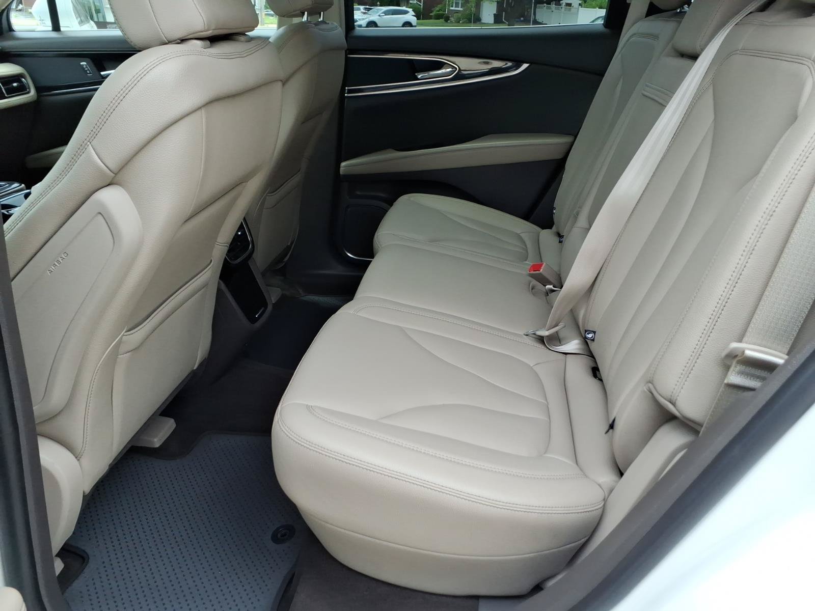 Used 2023 Lincoln Nautilus AWD w/ Premium Package image 12