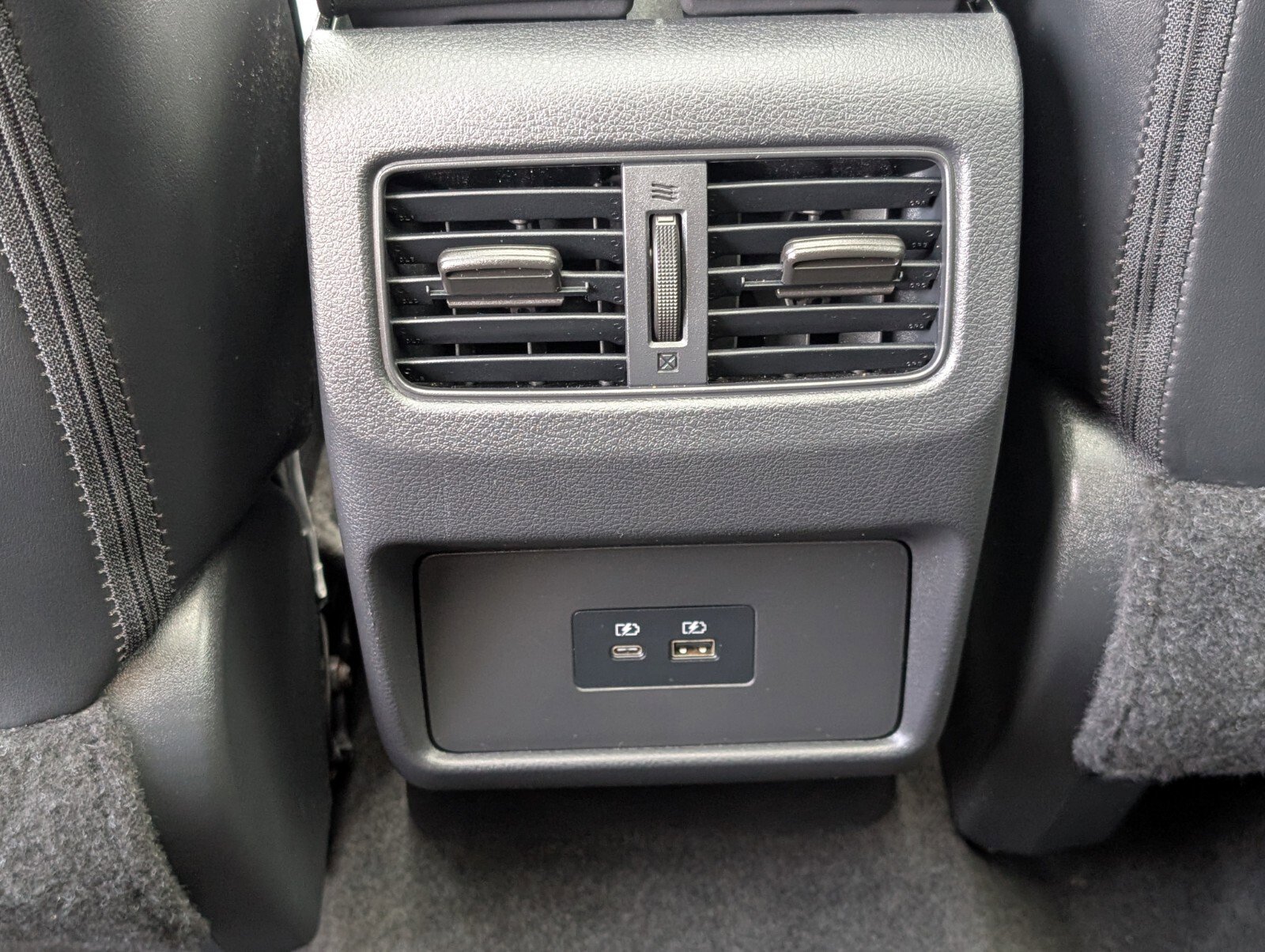 Used 2022 Nissan Rogue SV w/ SV Premium Package image 9