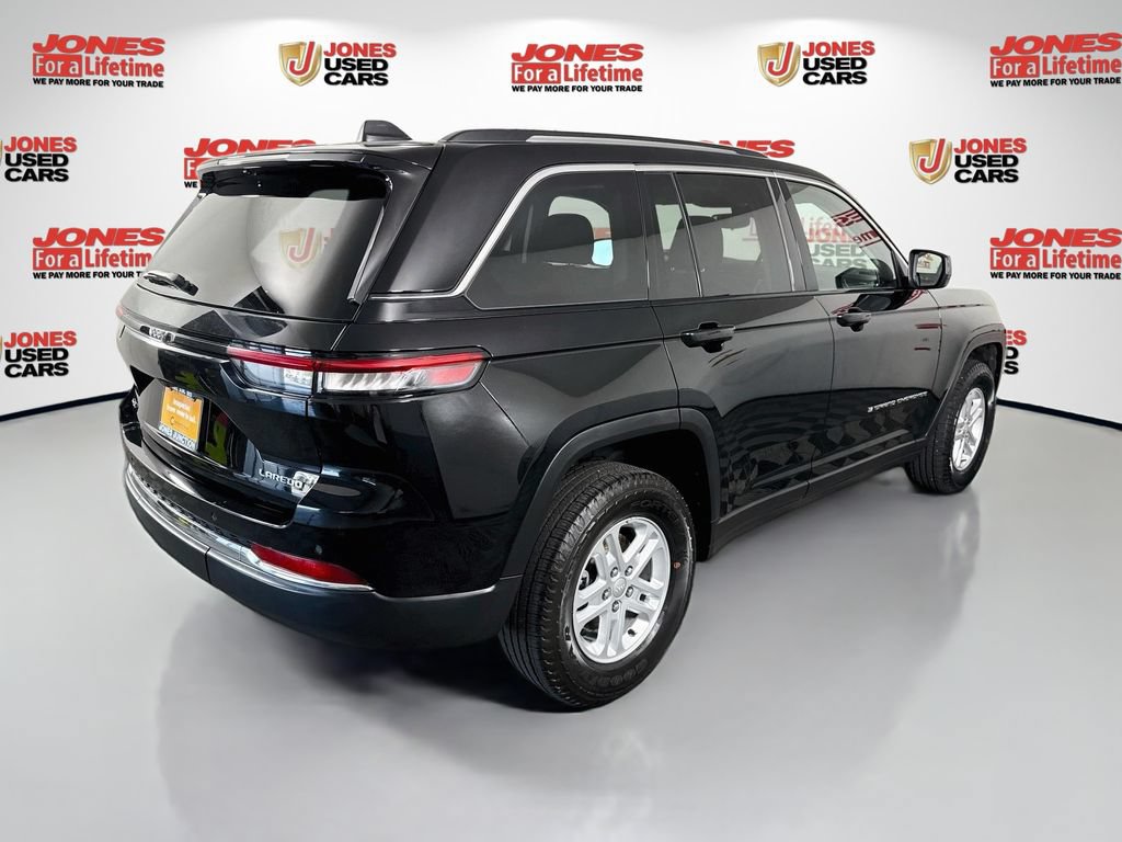 Used 2023 Jeep Grand Cherokee Laredo w/ Luxury Tech Group I AWD/4WD image 16