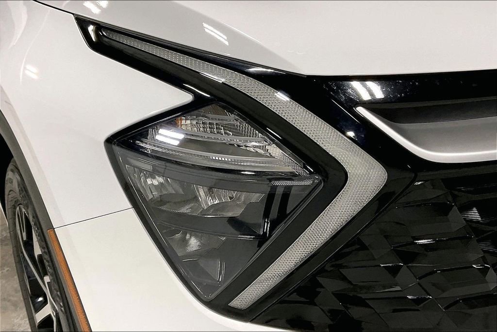 Used 2023 Kia Sportage EX image 38