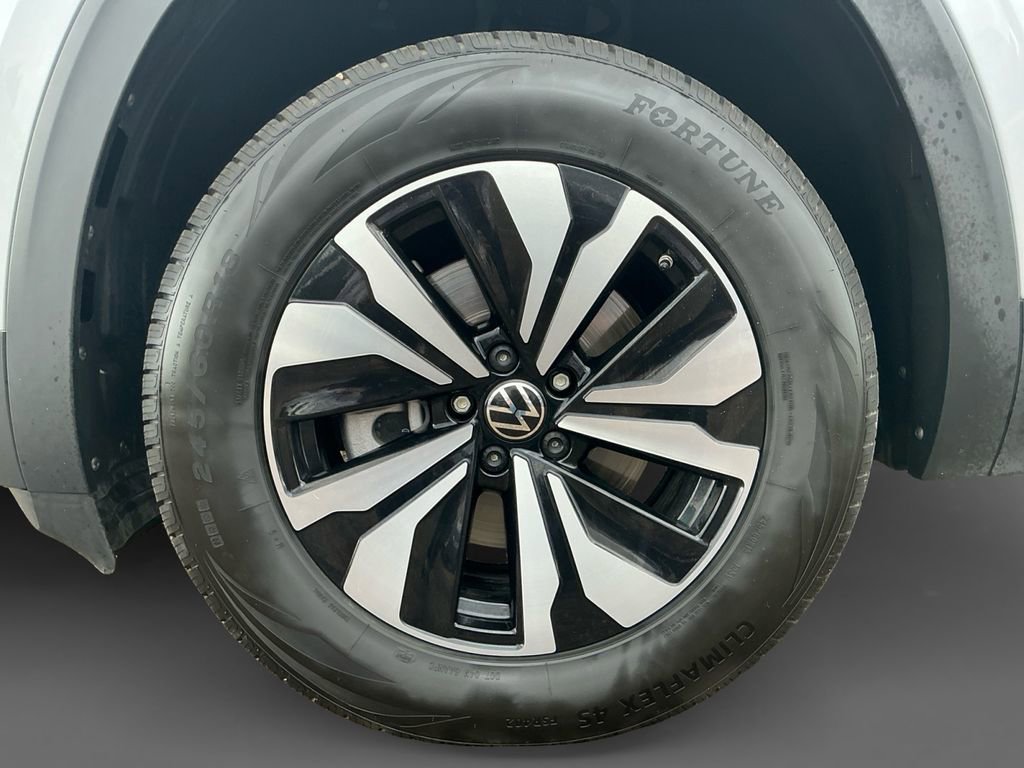 Used 2024 Volkswagen Atlas SE image 14