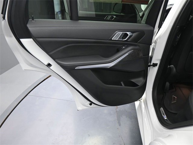 Used 2022 BMW X5 xDrive40i w/ M Sport Package image 15