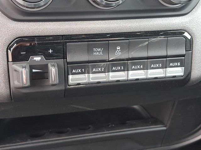 Used 2024 RAM 2500 Tradesman w/ Chrome Appearance Group image 23