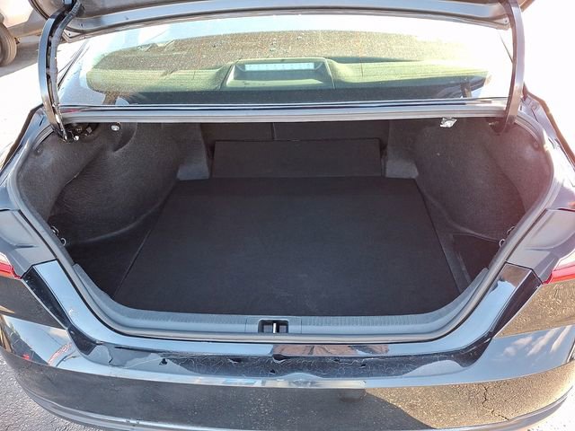 Used 2025 Toyota Camry LE image 29