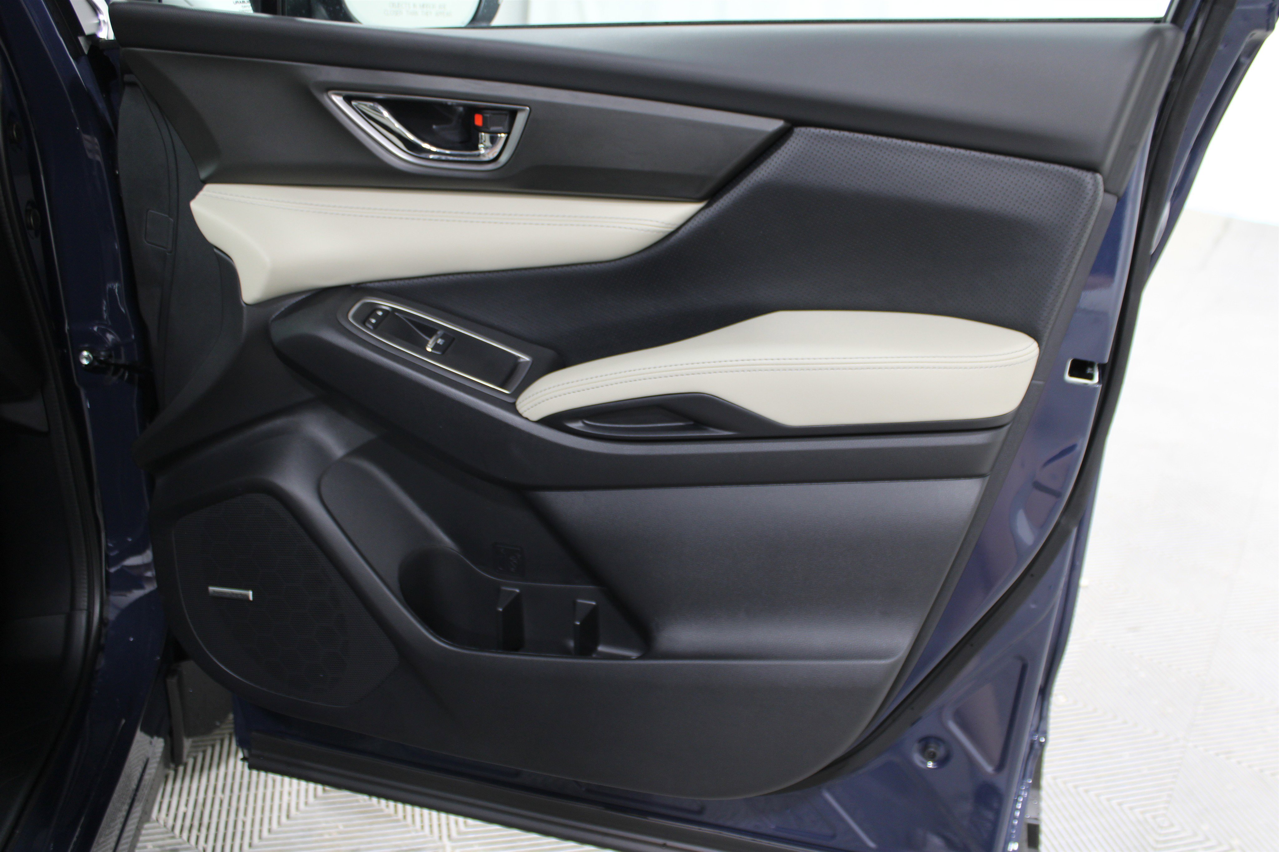 New 2025 Subaru Ascent Limited image 28