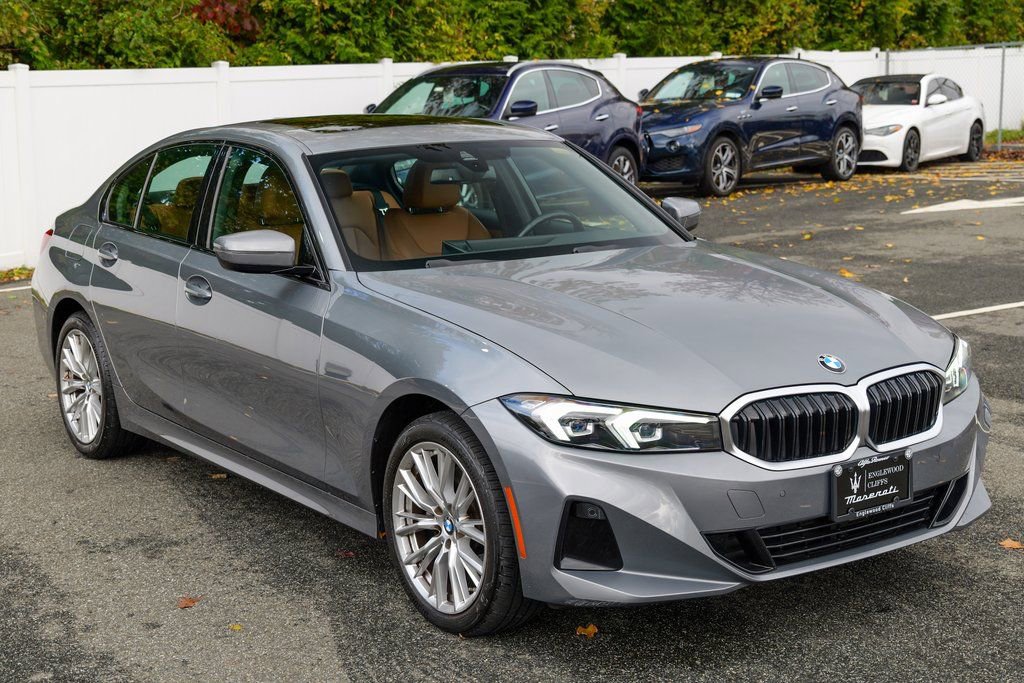 Used 2023 BMW 330i xDrive Sedan w/ Driving Assistance Package image 9