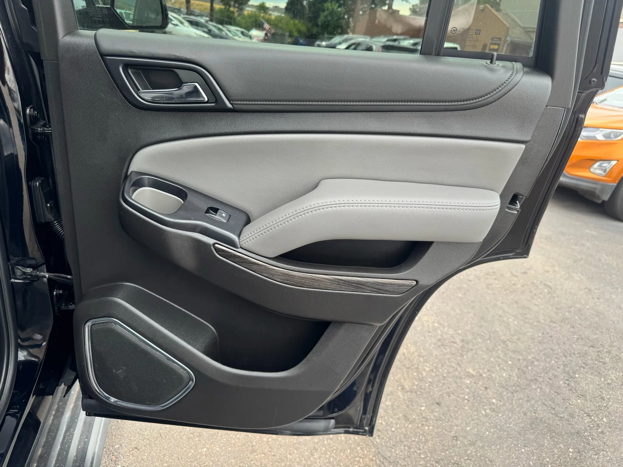 Used 2019 Chevrolet Tahoe LT w/ Luxury Package AWD/4WD image 22