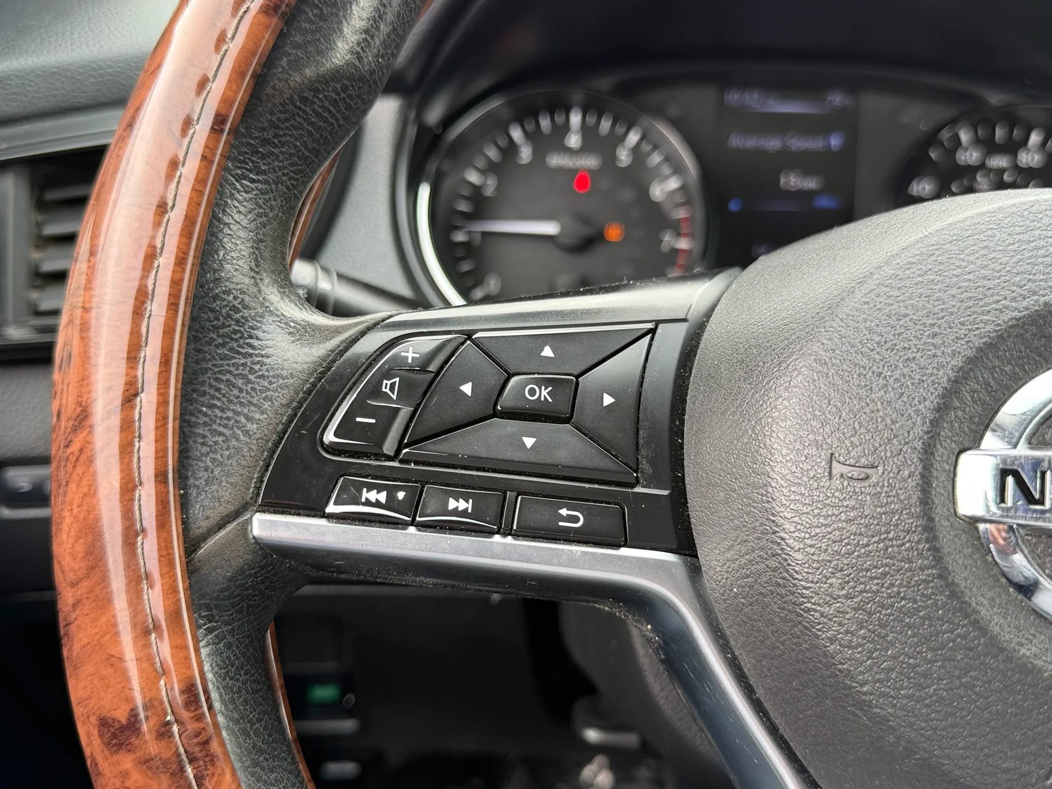 Used 2018 Nissan Rogue Sport S AWD/4WD image 33
