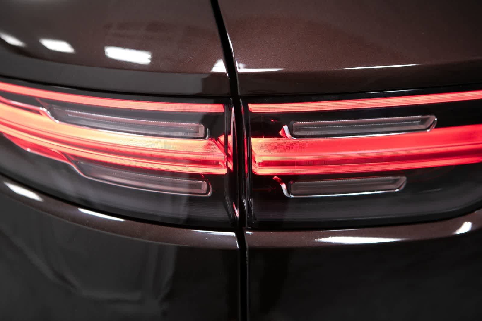 Certified 2023 Porsche Cayenne AWD/4WD image 18