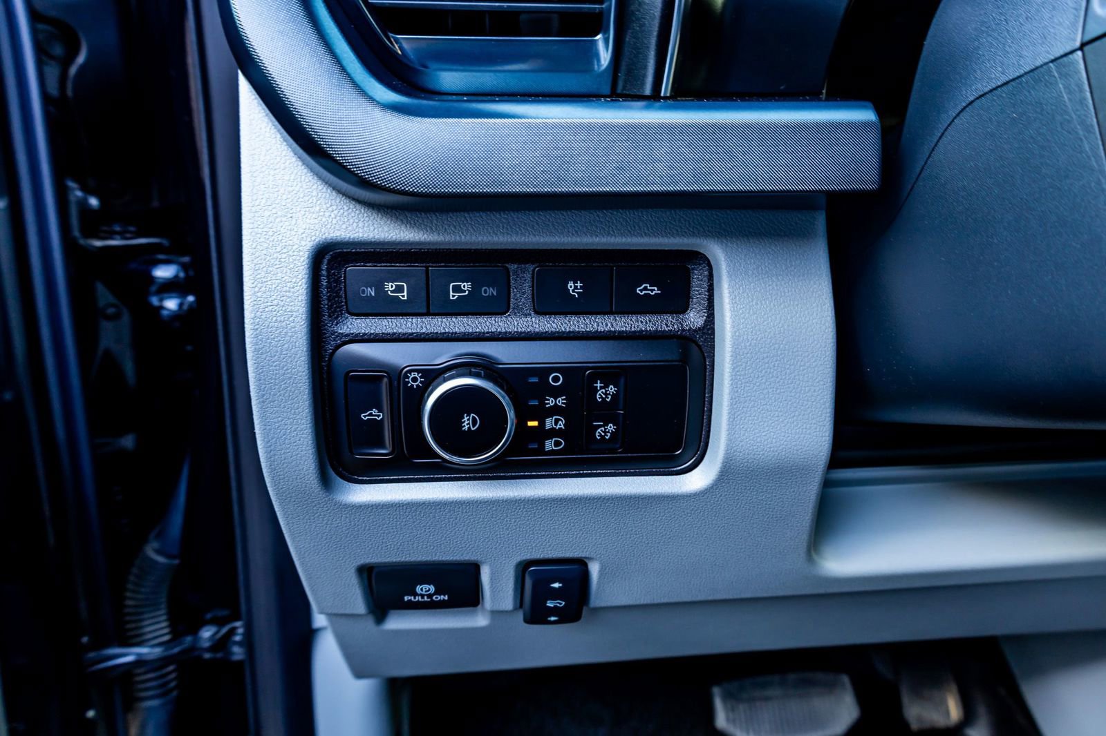 Used 2024 Ford F250 Limited w/ FX4 Off-Road Package image 16