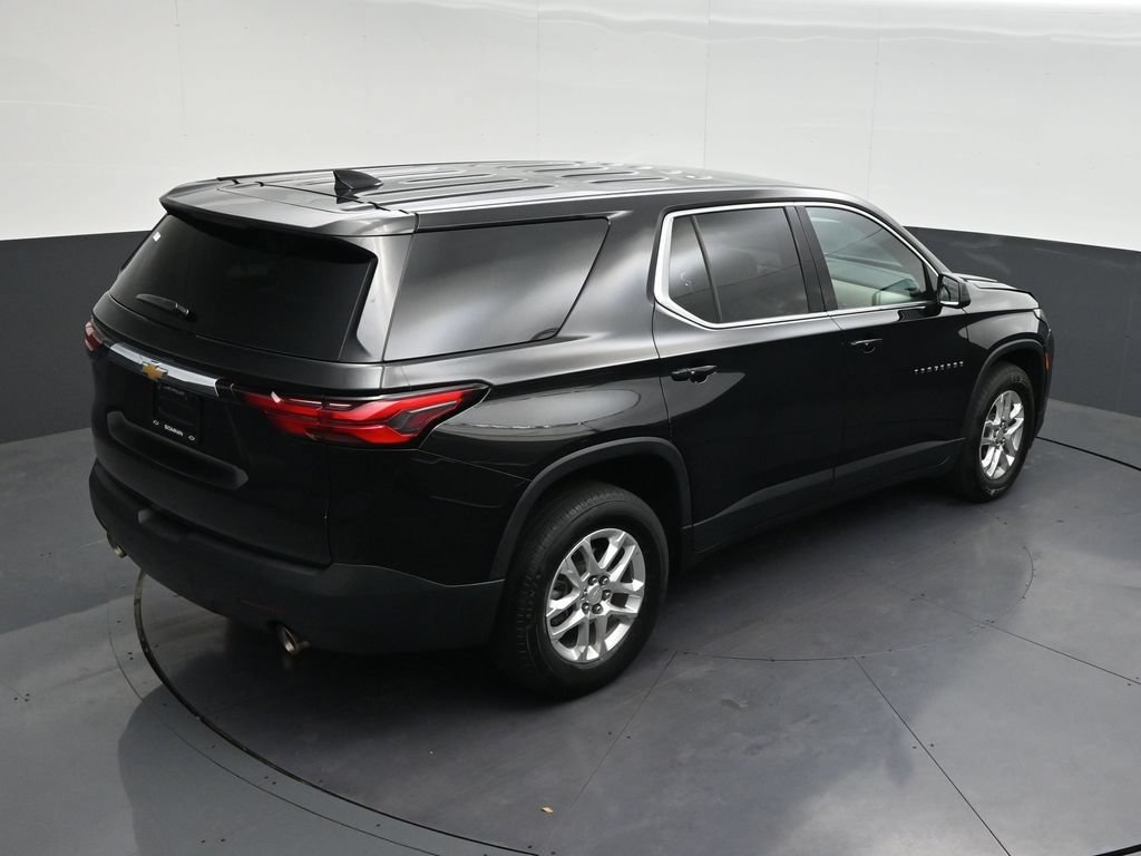 Used 2022 Chevrolet Traverse LS FWD image 17