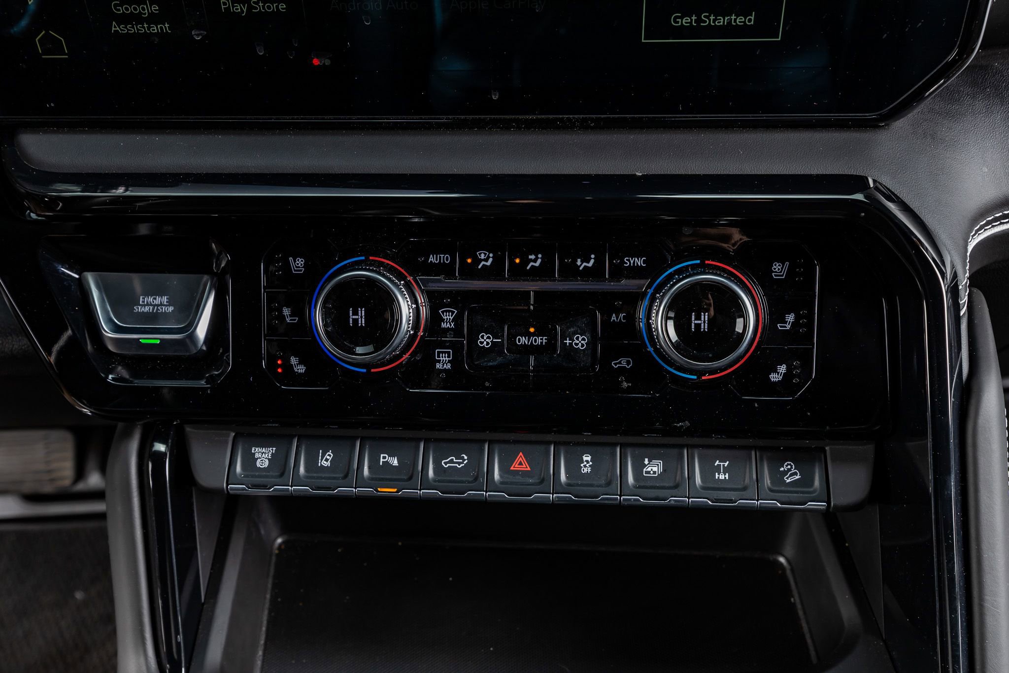 Used 2025 GMC Sierra 2500 AT4X image 27