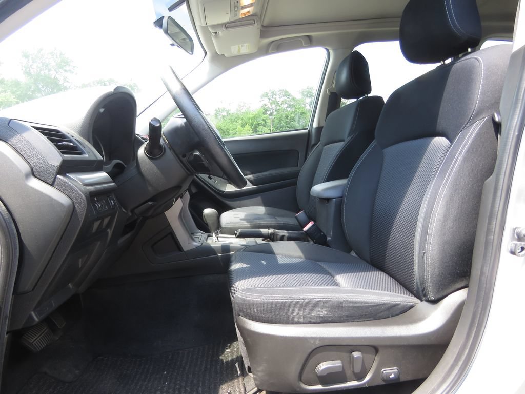 Used 2015 Subaru Forester 2.5i Premium w/ All-Weather Package AWD/4WD image 10
