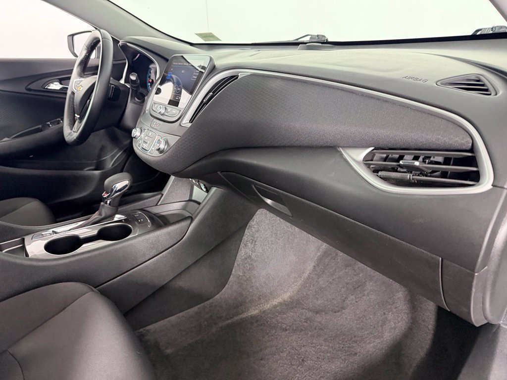 Used 2025 Chevrolet Malibu RS FWD image 28