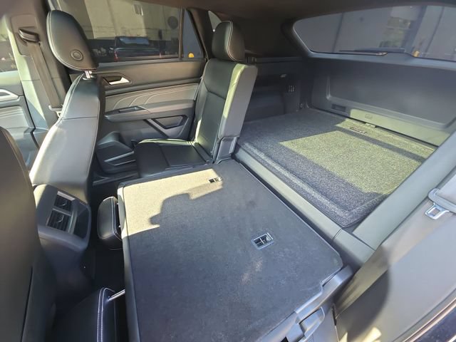 Used 2022 Volkswagen Atlas Cross Sport SEL R-Line AWD/4WD image 24