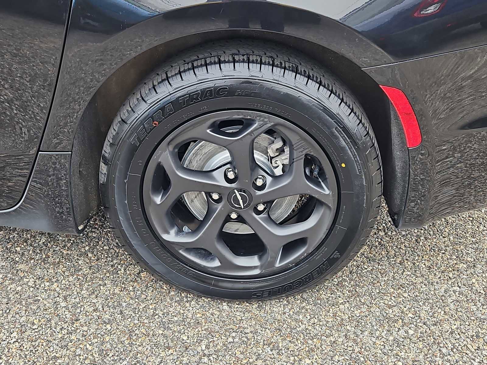 Used 2024 Chrysler Pacifica Premium image 8