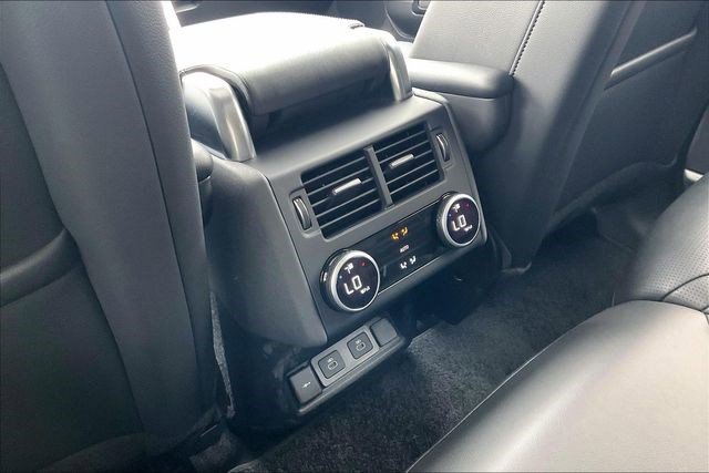 Used 2025 Land Rover Discovery Dynamic SE image 39