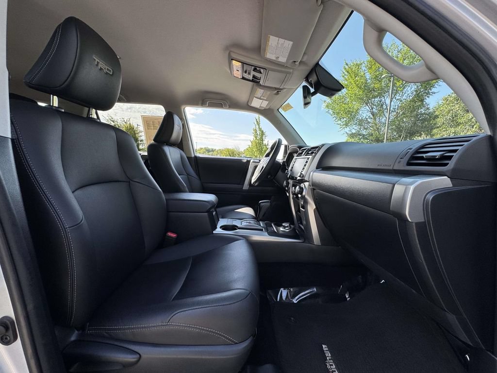 Used 2022 Toyota 4Runner TRD Sport w/ Technology Package AWD/4WD image 15