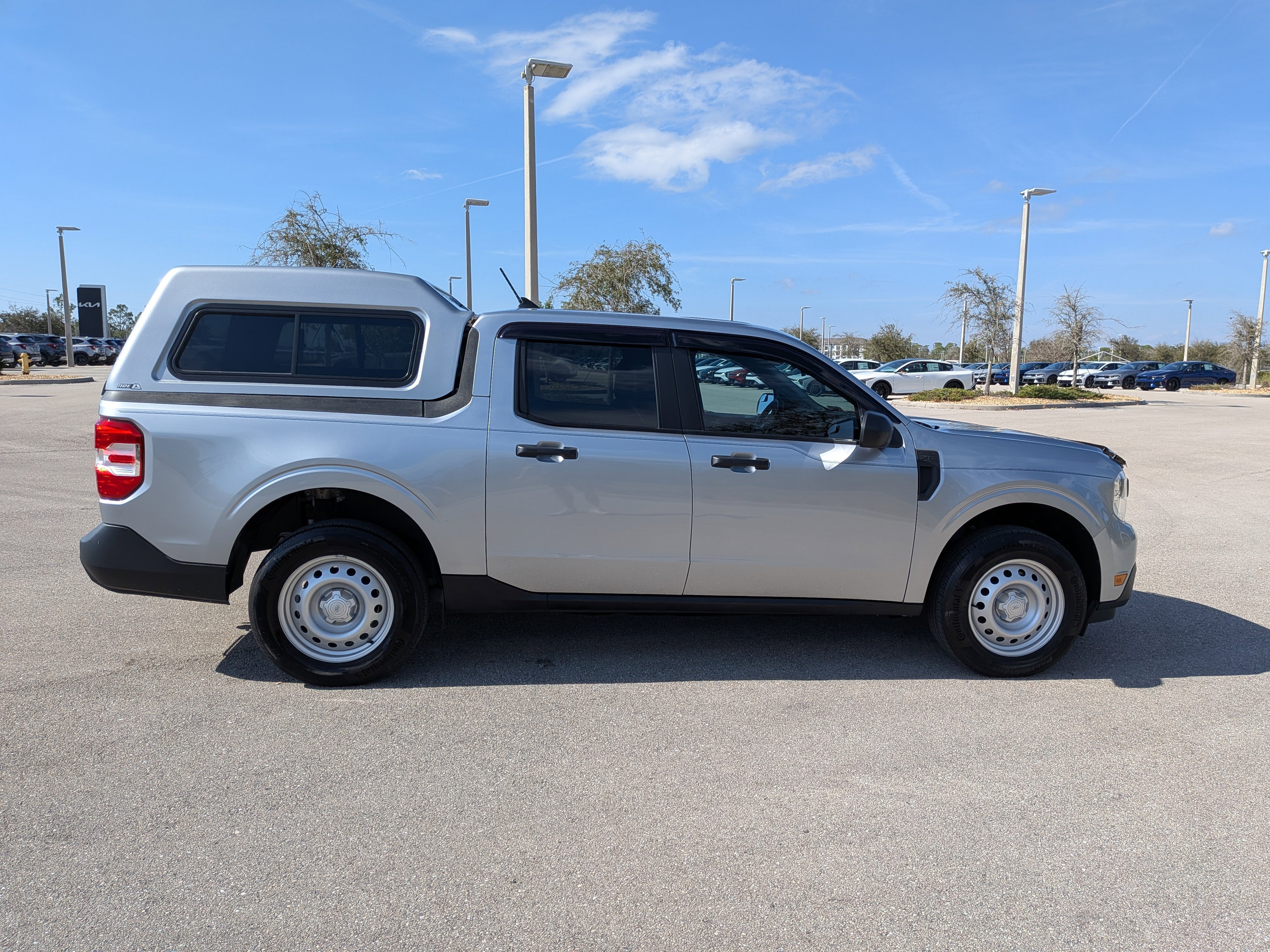 Used 2023 Ford Maverick XL image 4