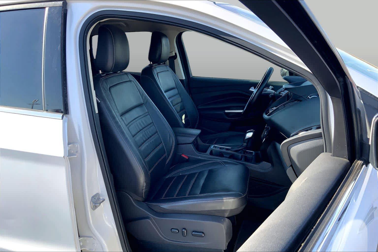 Used 2019 Ford Escape Titanium FWD image 9