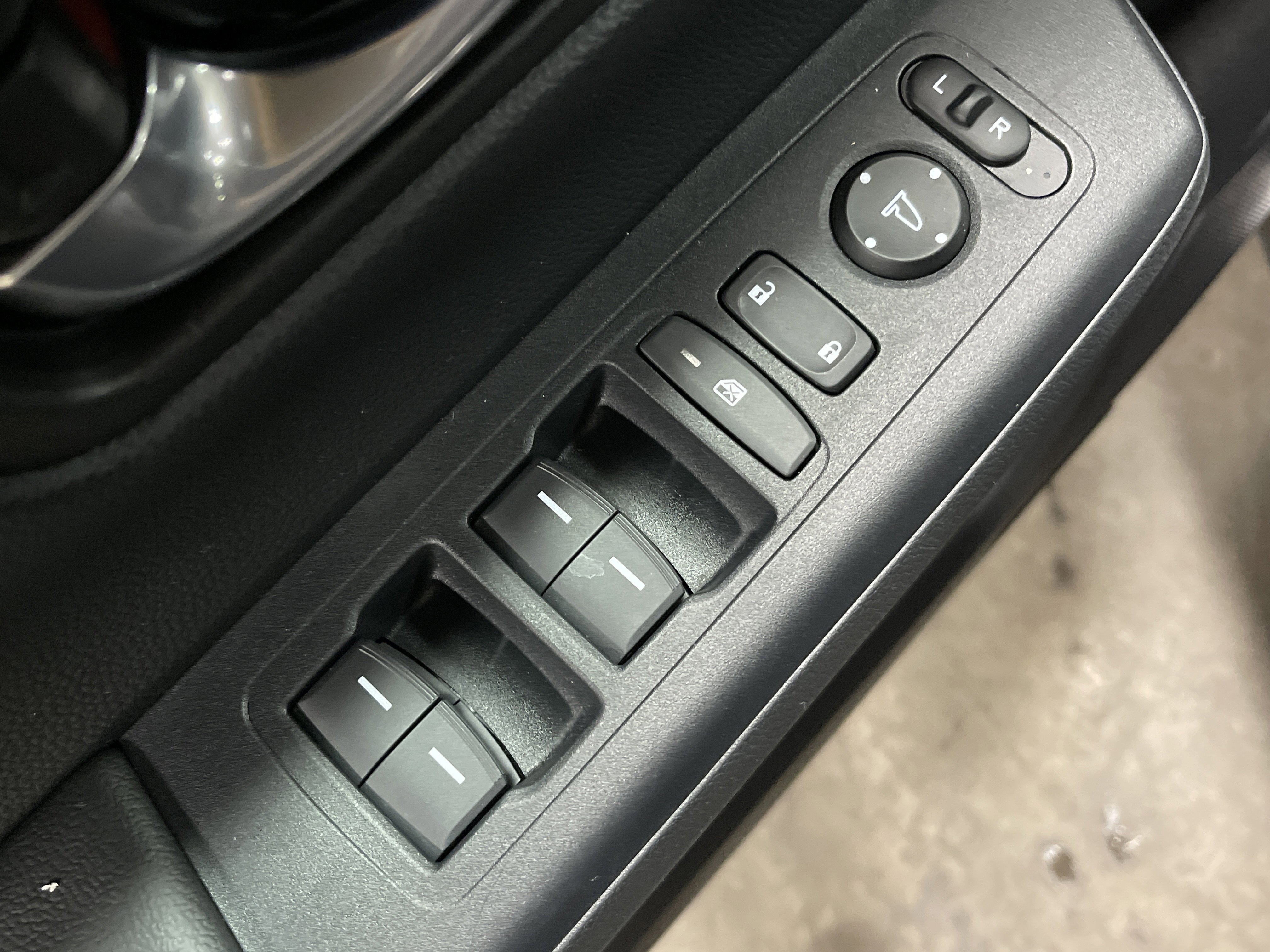 Used 2025 Honda CR-V Sport-L image 9