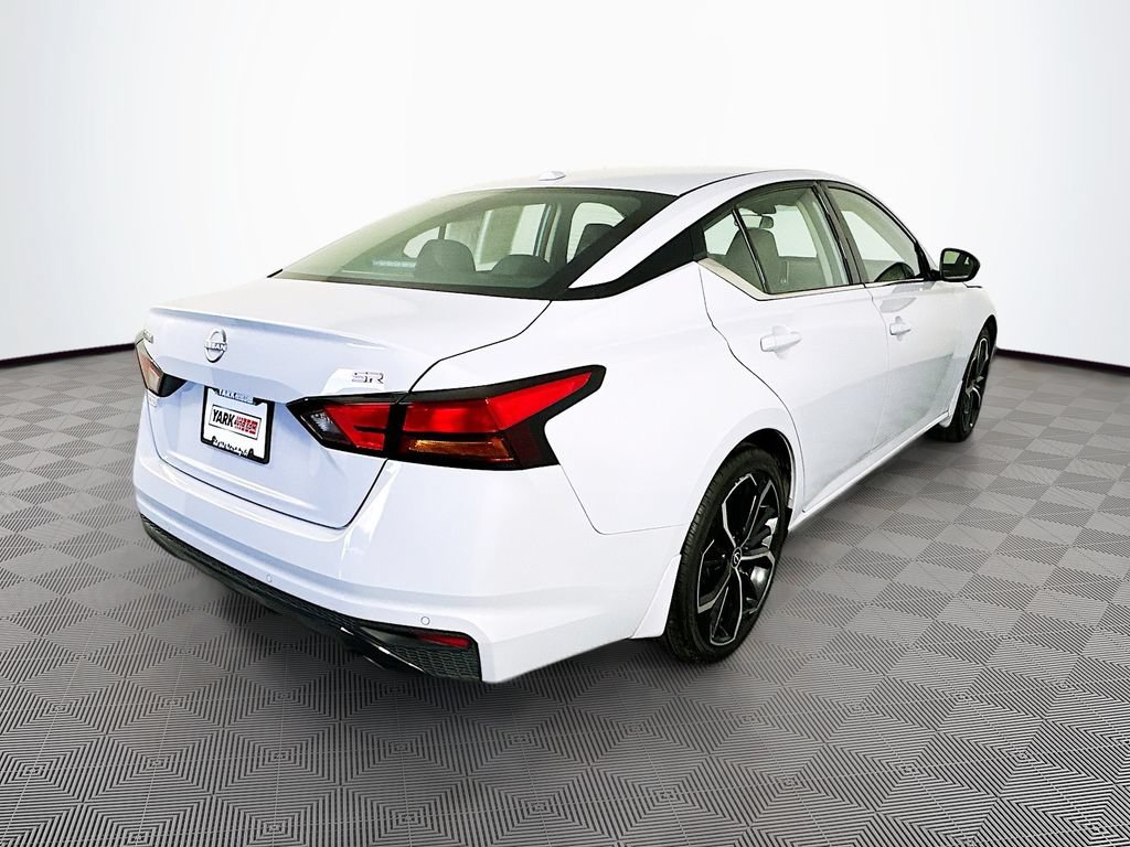 Used 2024 Nissan Altima 2.5 SR FWD image 11