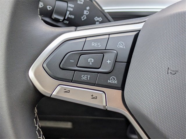 New 2025 Volkswagen Tiguan SE image 26