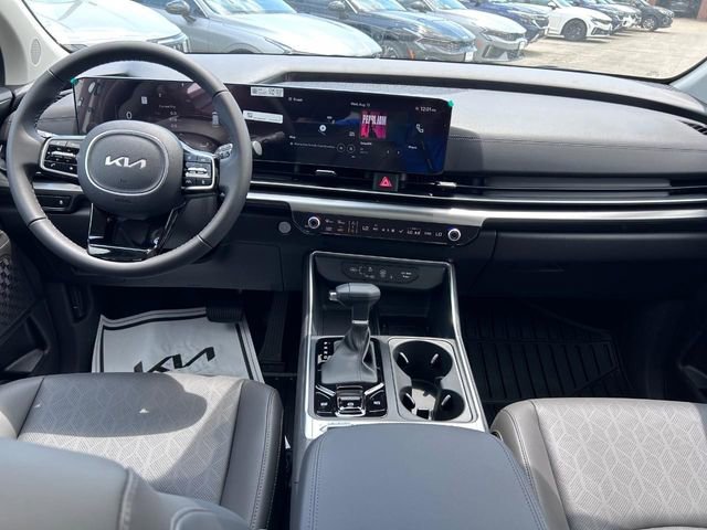 New 2026 Kia Carnival SX w/ SX Dark Edition Package FWD image 11