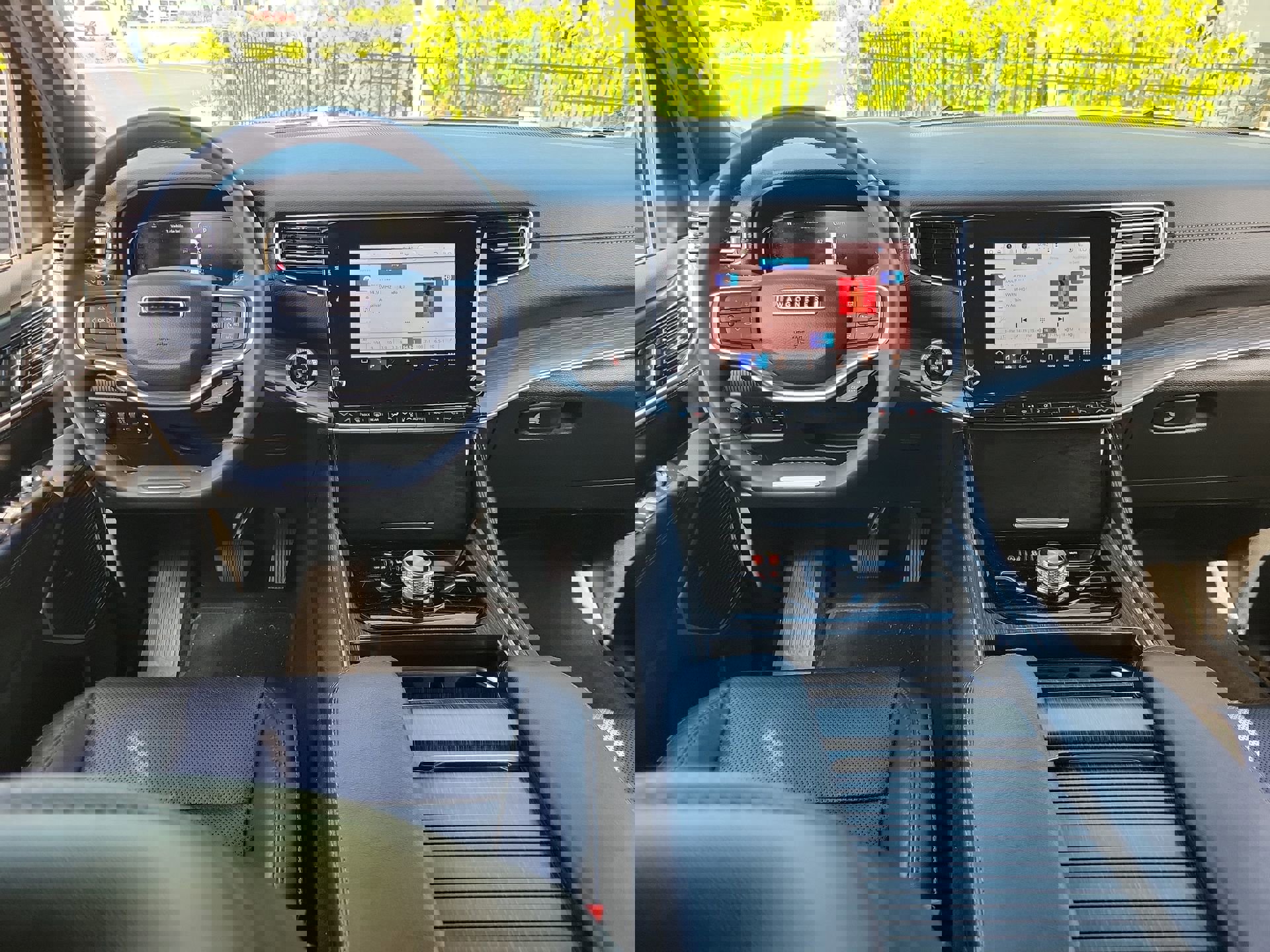 Used 2024 Jeep Wagoneer Series III AWD/4WD image 15