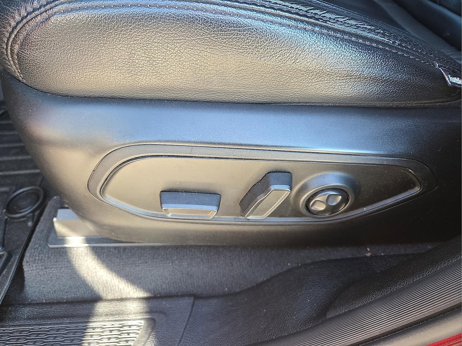 Used 2022 Jeep Grand Cherokee L Laredo w/ Luxury Tech Group I image 15